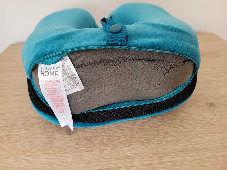 Подушка для подорожей автомобільна