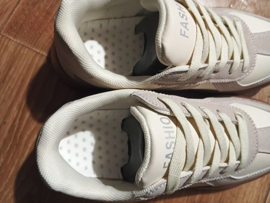 Кросівки для дівчинки