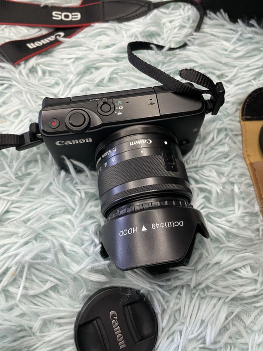 Фотоапарат Canon EOS M10