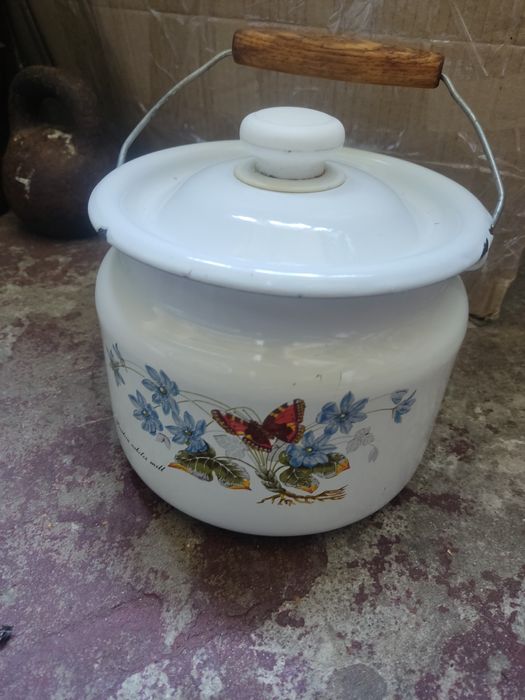 Казани чавуни жаровні чайники сковорода чугун чавун  деко жаровня