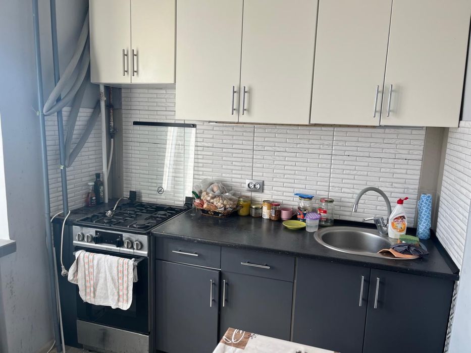 Продається  1/2 квартири