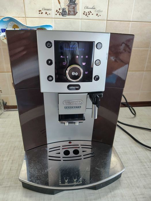 Кавомашина DELONGHI ESAM 5500 кавоварка