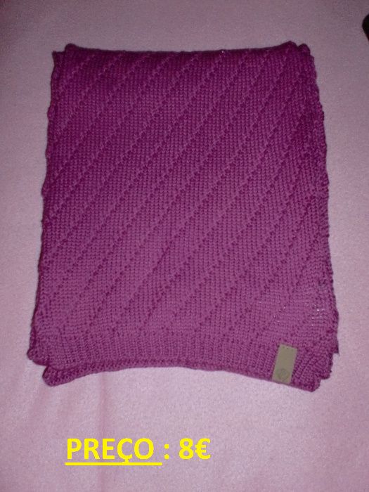 Cachecol cor de rosa / Gola amarela / Gorro verde – novos