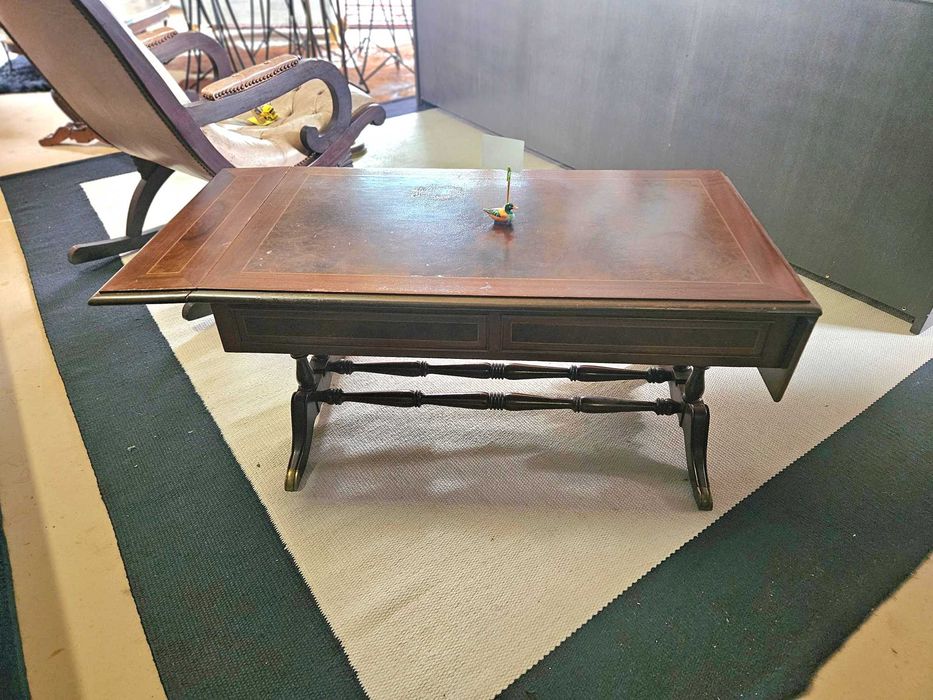 Mesa de centro, extensivel - Com marcas de uso