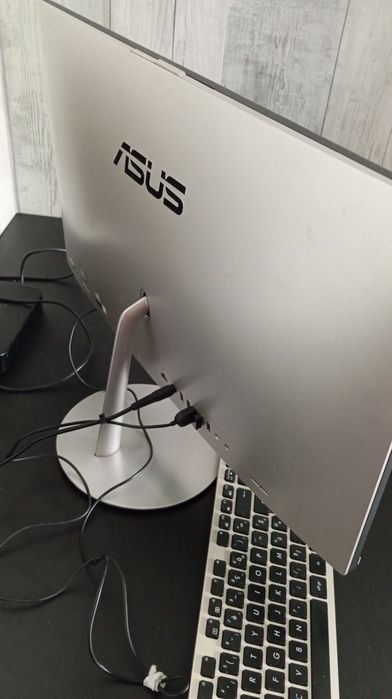 ASUS Zen AiO 24 ZN242GD - gtx 1050