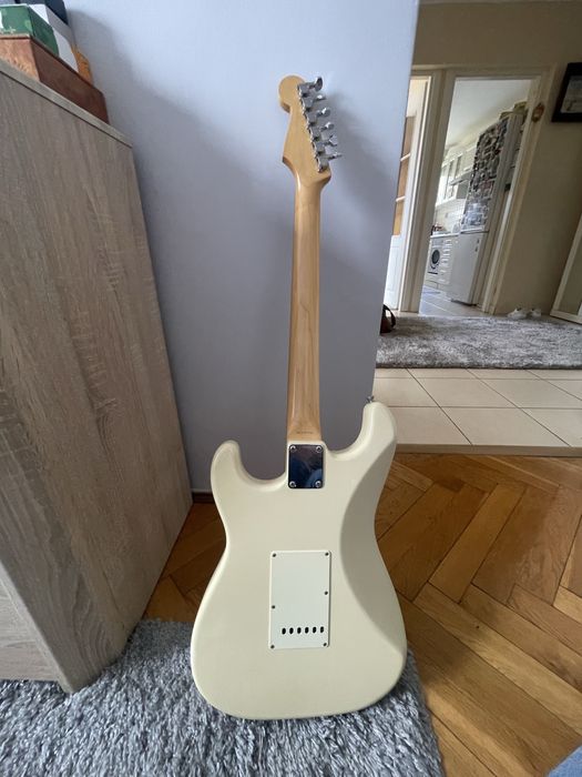Fender Stratocaster Japan O071109 + twardy futerał Fender