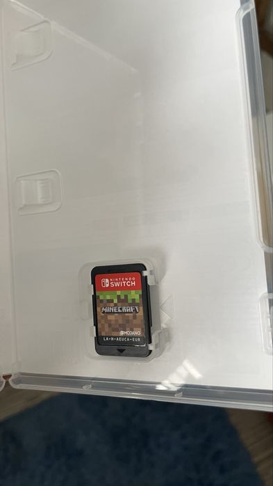Nintendo Switch classic z dodatkami, futeralem i grą