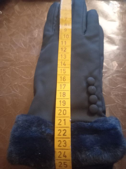 Вязанные шапочки,перчатки,берет.