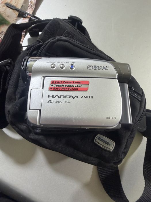 Камера Sony Handycam DCR-HC23