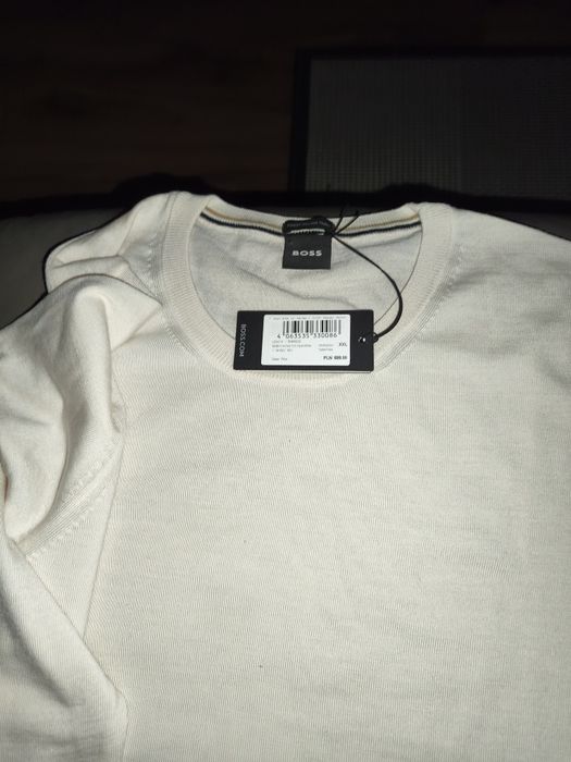 Sprzedam oryginalny sfetr Hugo bossa