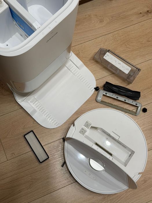 Robot sprzątajacy Dreame L10 Ultra + akcesoria