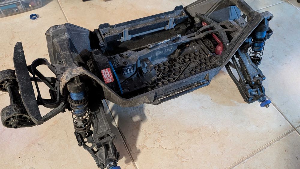 Chassi Traxxas Maxx 1.10 V1