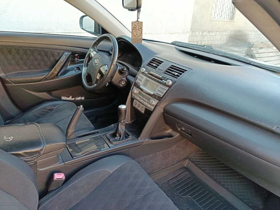 Продаю свій автомобіль Toyota camry