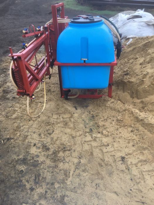 Оприскувач 800л штанга 16м