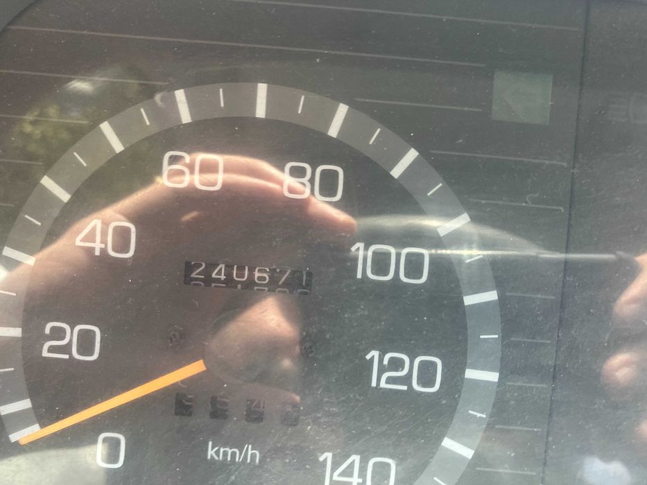 Mitsubishi Canter 2.8D c/ báscula só 240 mil kms reais