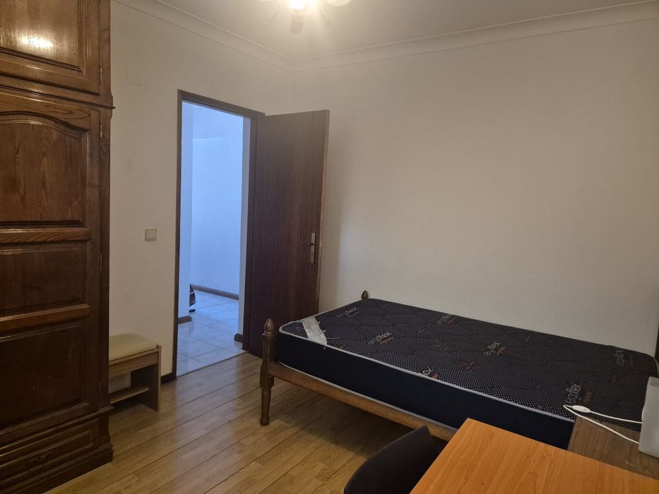 Quarto para arrendar