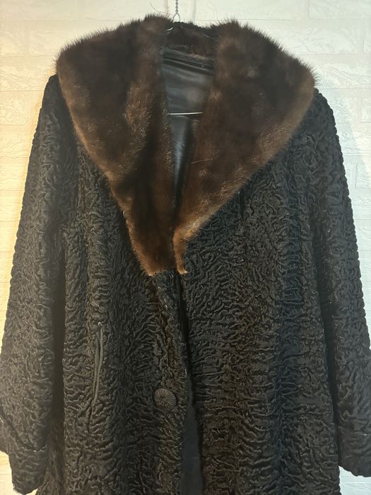 Czsrne dluzsze futro naturalne karakuly styl vintage
