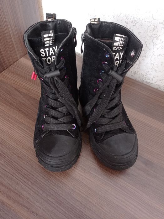 Осінні ботинки для дівчинки