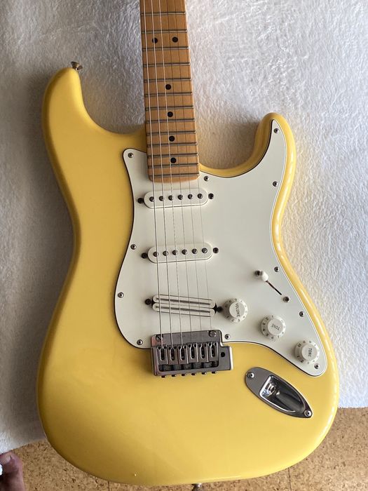 Guitarra fender strato