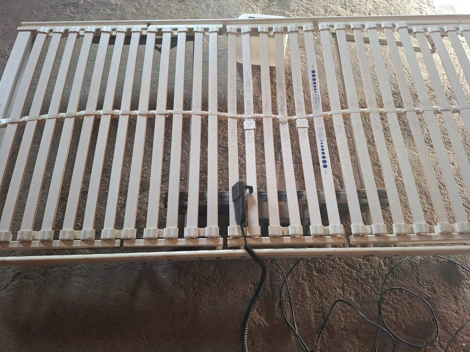 Stelaż do łóżka elektryczny