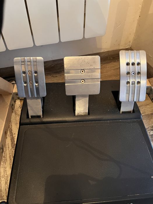 Продам руль Thrustmaster t300 ferrari +кпп +ручник