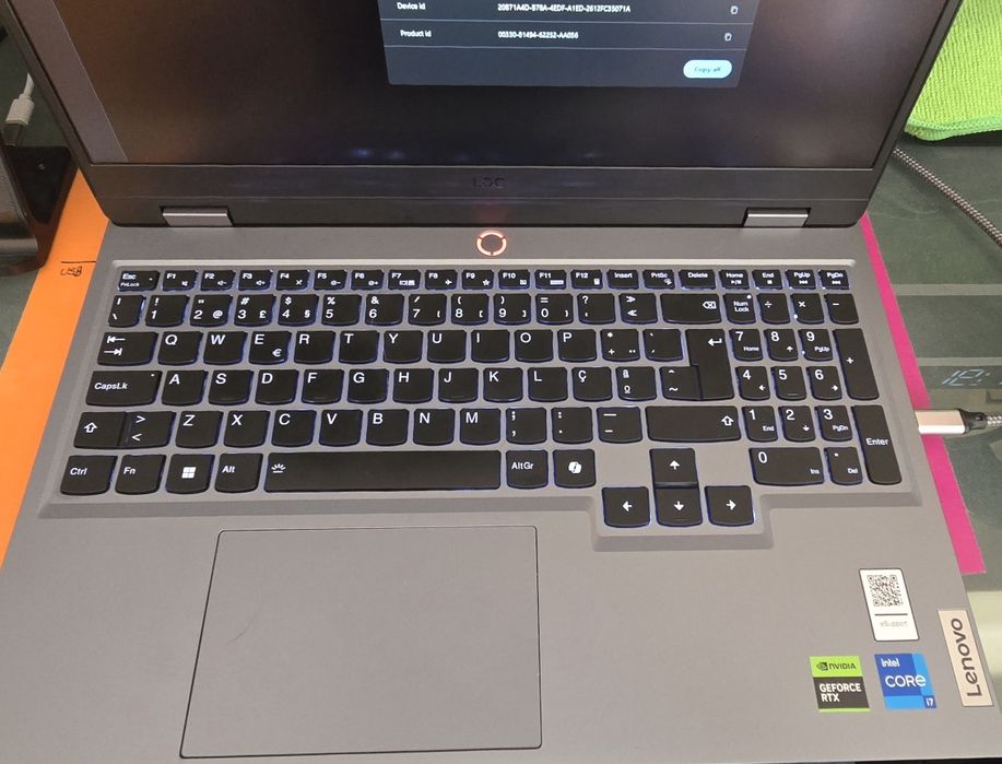 Portátil Lenovo LOQ 15IRX9 Intel i7 + RTX 4060 + 32GB Ram (22 meses garantia)