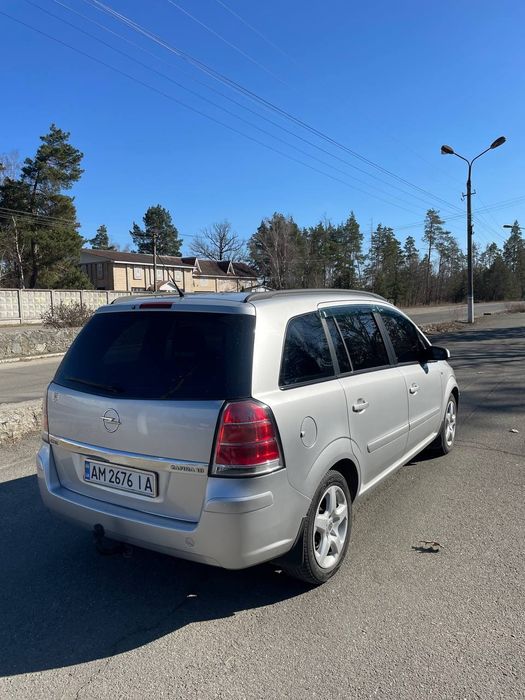 Продам Opel Zafira B 1.8 газ/бенз.