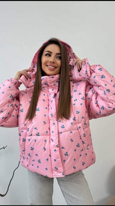 Куртка жіноча, сучасна з ніжним принтом