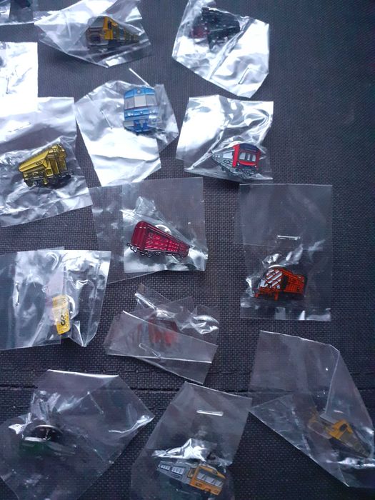 Zapinki kolej, pociągi, lokomotywy,21 sztuk2