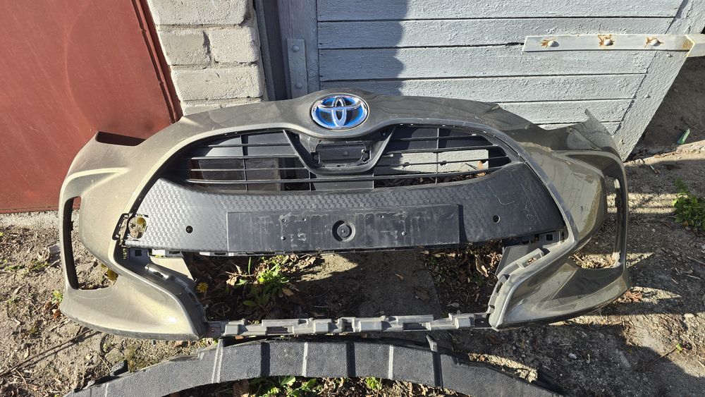 Zderzak Toyota Yaris 4 IV przód przedni