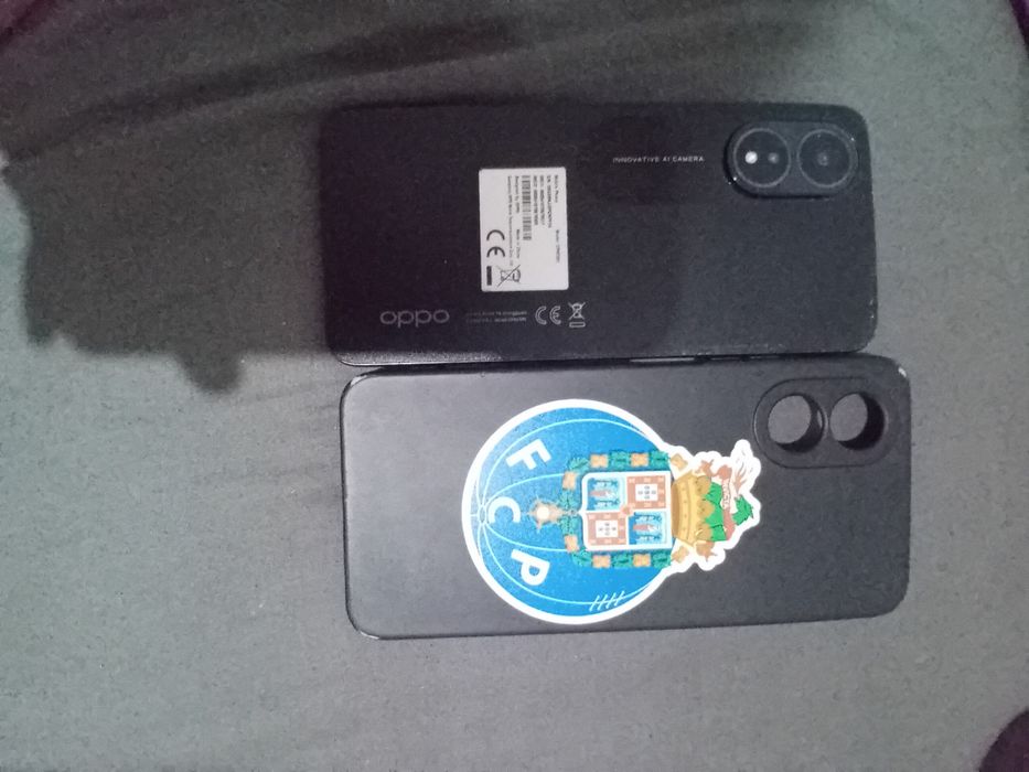 Oppo A18 com capa