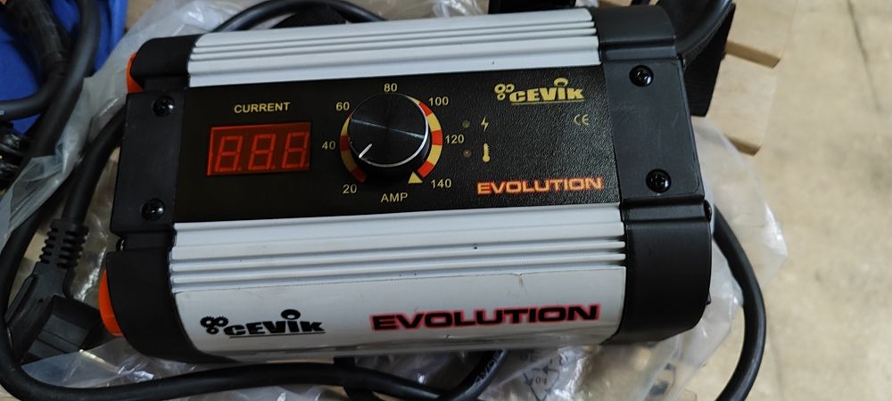 Máquina de Soldar Inverter CEVIK EVOLUTION 140 A - Nova!