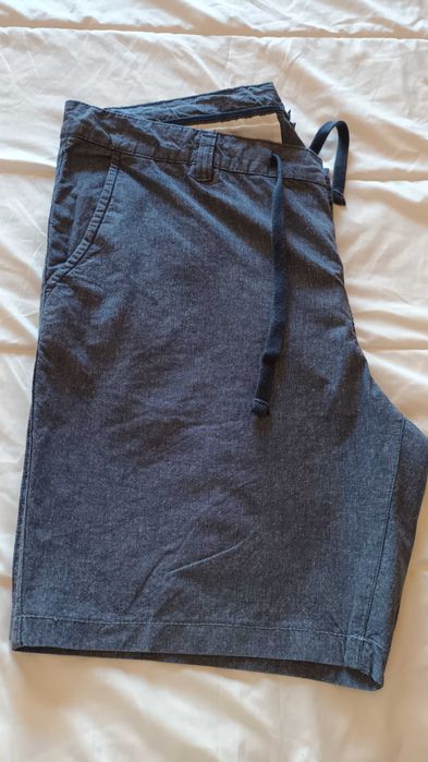 Calções em azul escuro