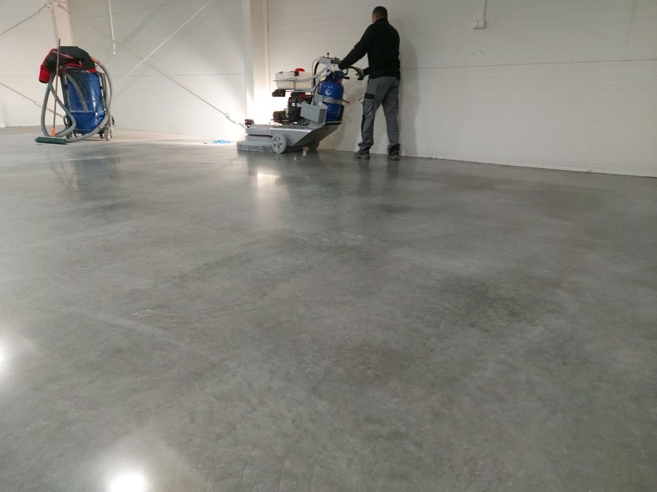 Polerowanie betonu, szlifowanie,  renowacja posadzek przemysłowych