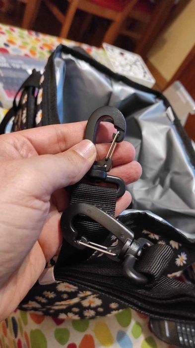 Lancheira térmica florida | impermeável e prática | capacidade de 12 L