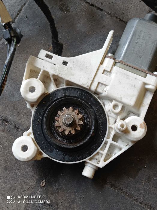Silnik silniczek podnoszenia szyby Ford Focus MK2 prawy przód G4P14