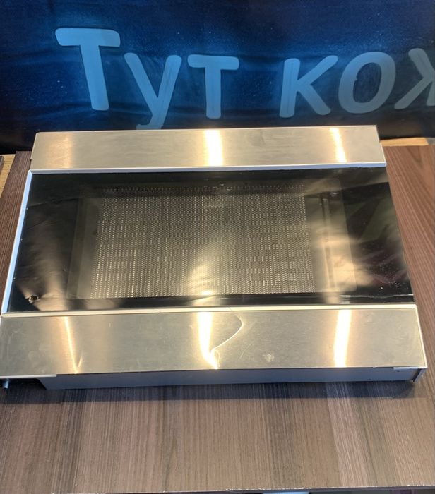 Дверцята до мікрохвильової печі