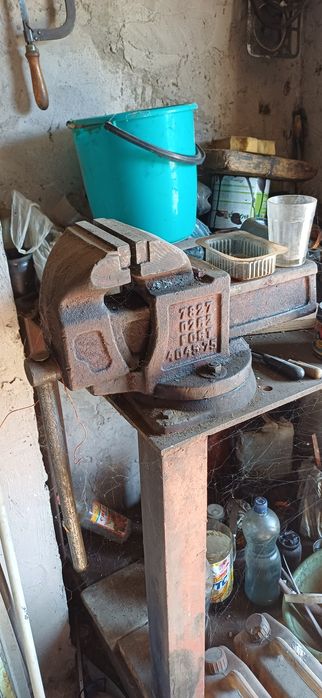 Продам тиски станочные ссср