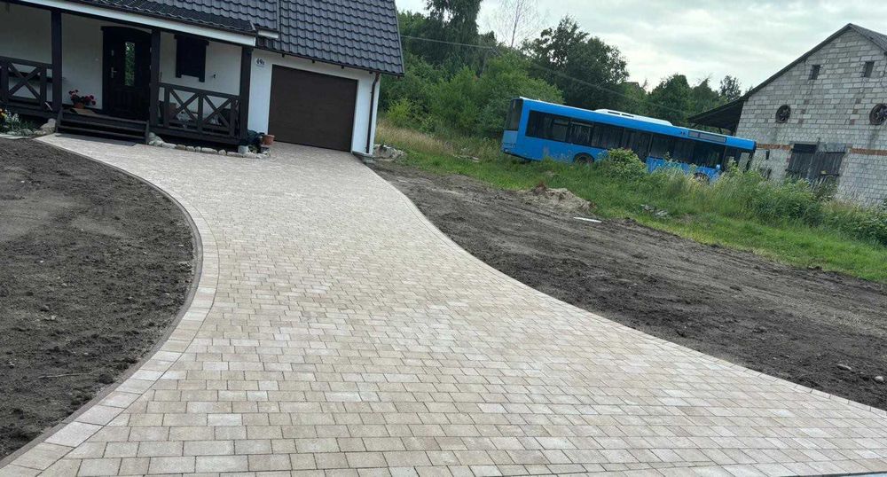 Prace brukarskie  , Usługi mini koparką