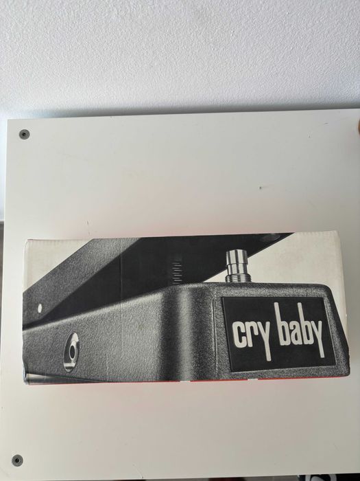 Cry Baby GCB95 - Wah Pedal para guitarra/baixo elétrico