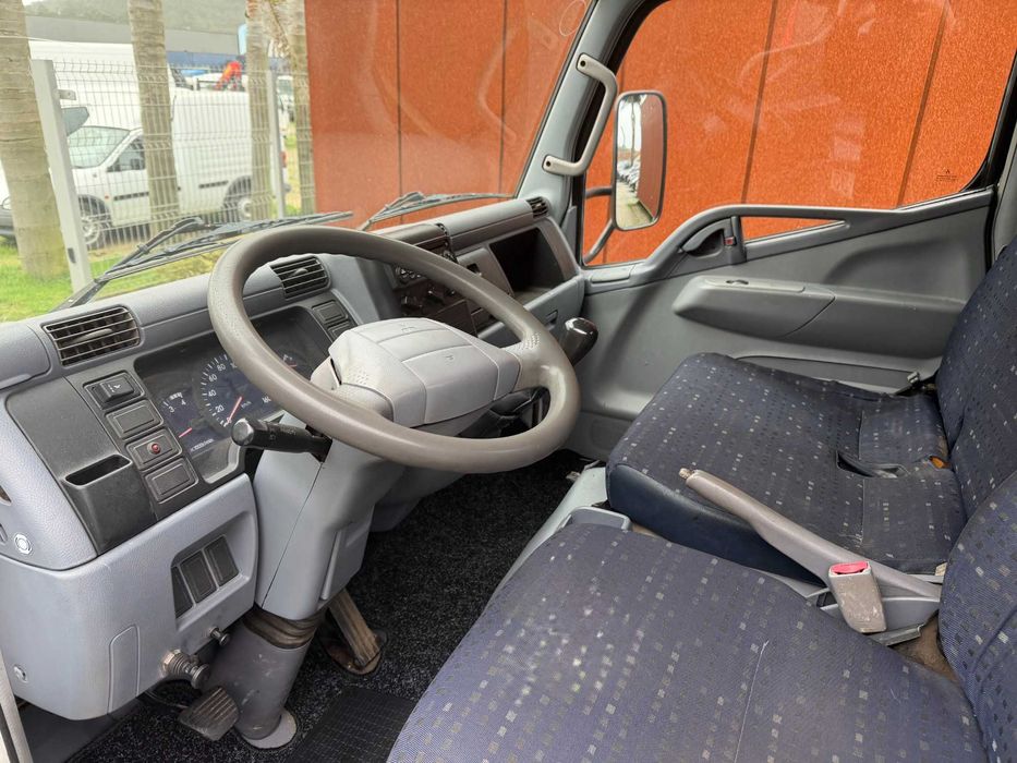 Carrinha mitsubishi canter tribasculante