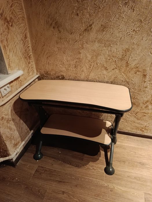 Продам стол письменный