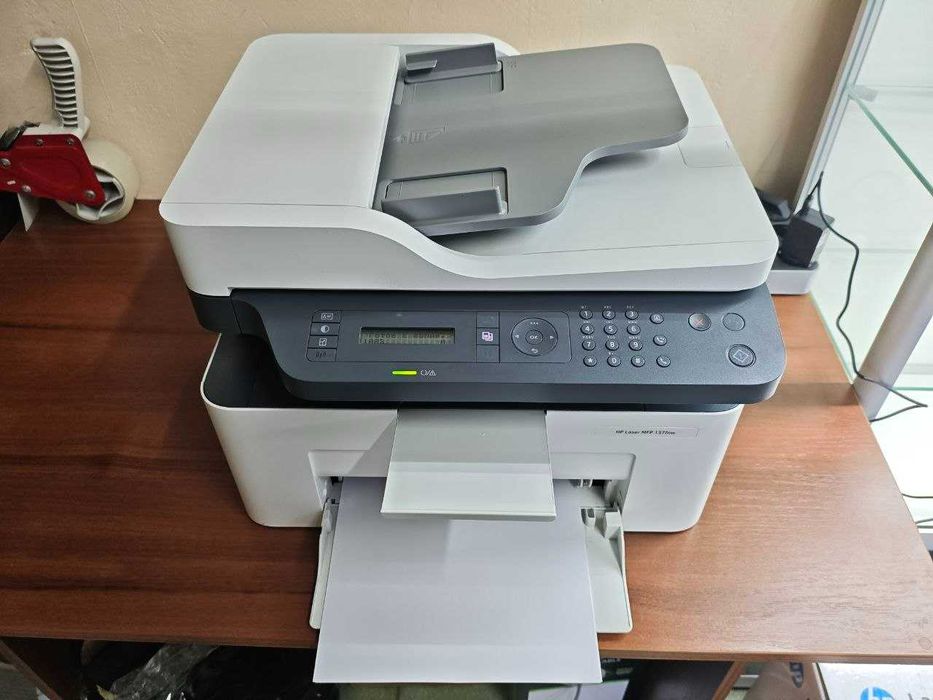 Б/В Багатофункціональний пристрій HP LaserJet 137fnw з WiFi