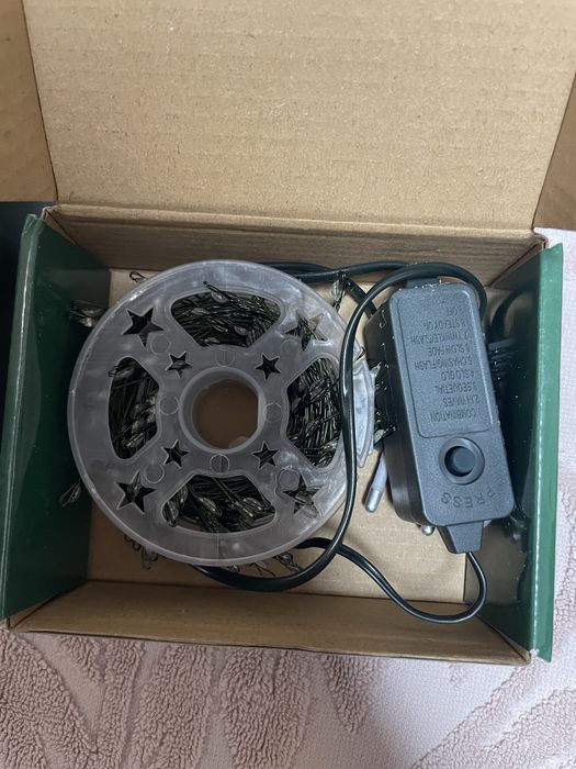 Гірлянди роса та шторка