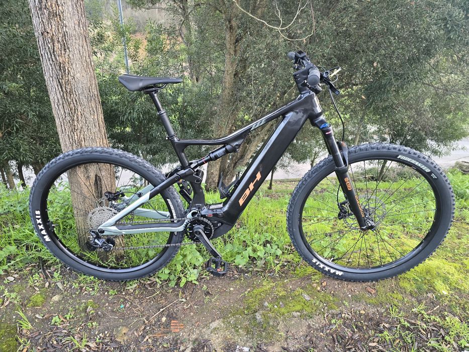 Bh eletrica bosch 800wh esposicao