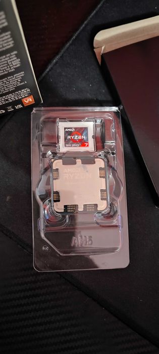 AMD Ryzen 7 7700 + AMD Wraith Prism + BOX | AM5 | 100% sprawny
