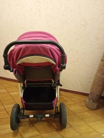 Продам прогулочную коляску Camarello