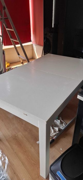 Mesa de refeição extensível IKEA + 4 cadeiras