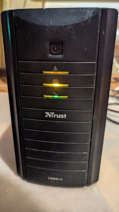 ДБЖ Безперебійник Trust Oxxtron 1300VA 700 ват упс ups