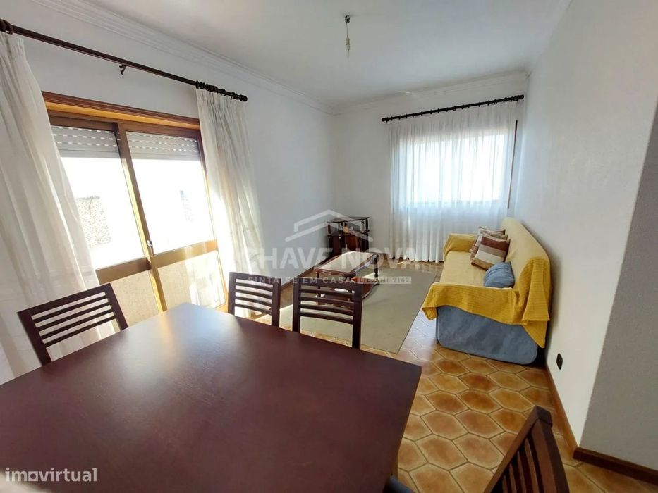 T2 com varanda, lavandaria e cozinha separada SD/04534/CO — Mafamude E Vilar Do Paraíso, Porto